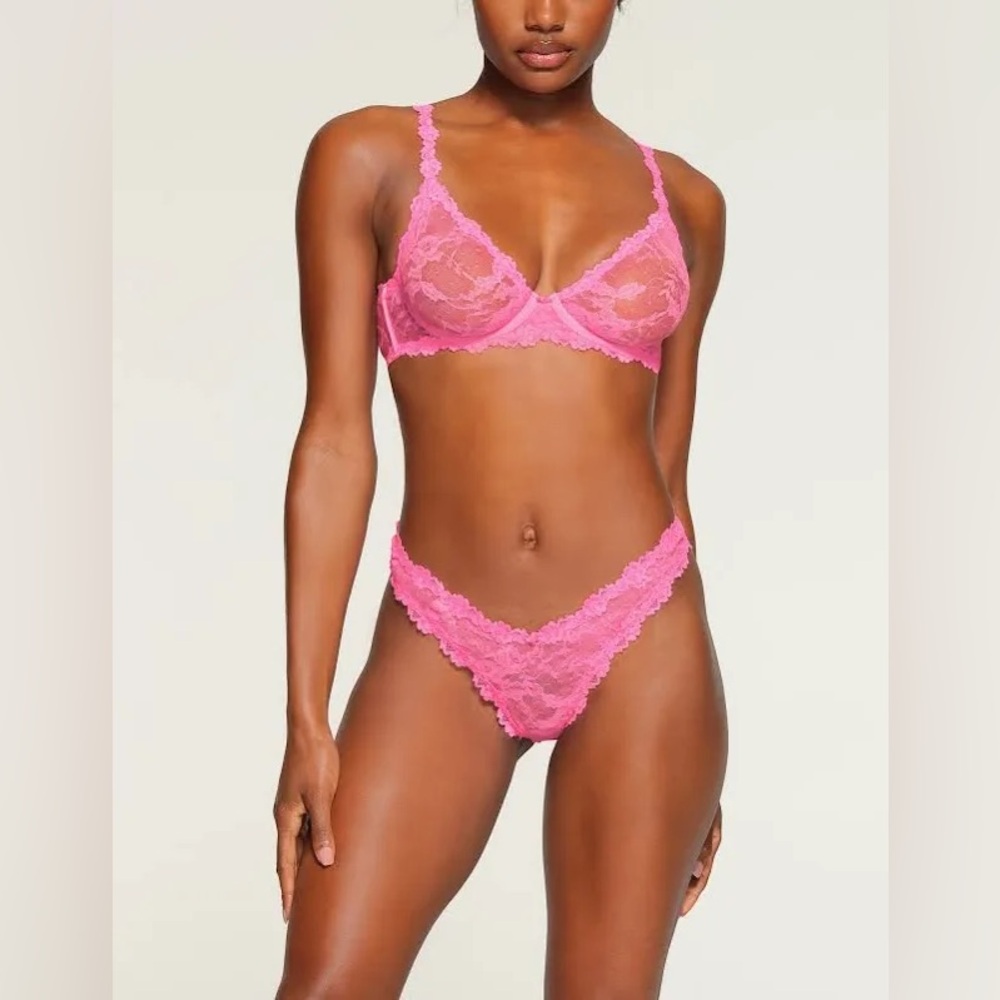 SKIMS Unlined Semi Sheer Underwire Scoop Stretch Lace Bra Hot Pink NEW 46DDD